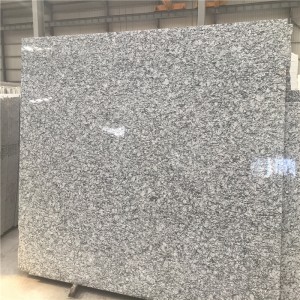 Spruzzare la lastra di granito bianco a onde marine