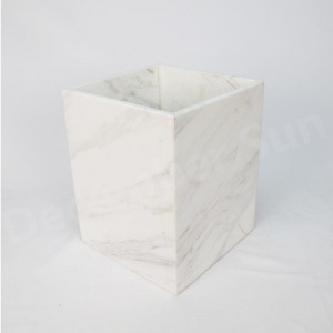 Set di accessori da bagno in marmo bianco elegante e grazioso