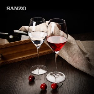 SANZO Set di bicchieri da vino di colore nero Set di bicchieri a bocca inclinata in cristallo senza piombo fatti a mano