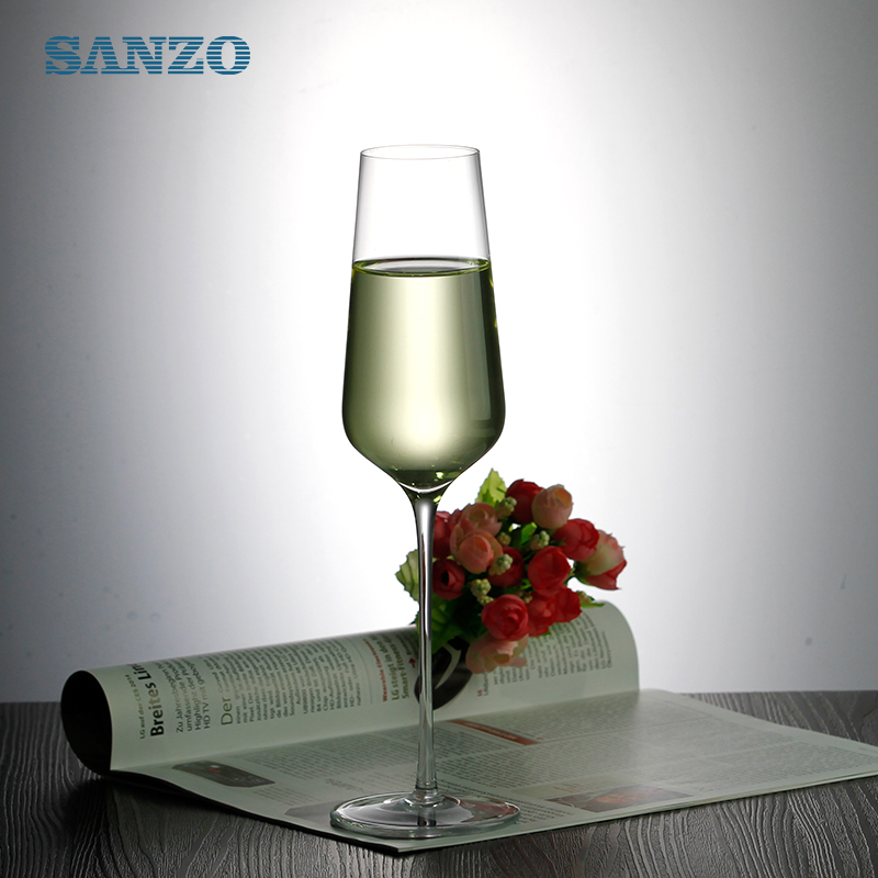 Bicchiere da champagne con cilindro rosa flute champagne su misura in vetro nero SANZO