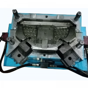 Stampo pannello lampada auto