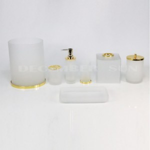 Accessori da bagno di vetro