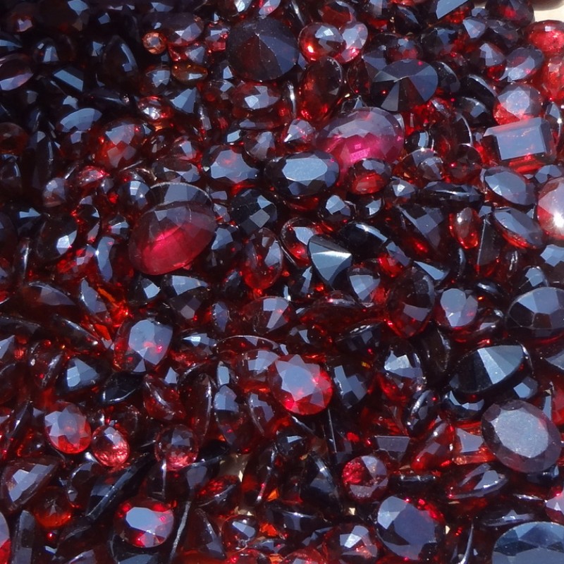 Ciondolo in cristallo da donna con rubino rosso granato e gioielli da sposa