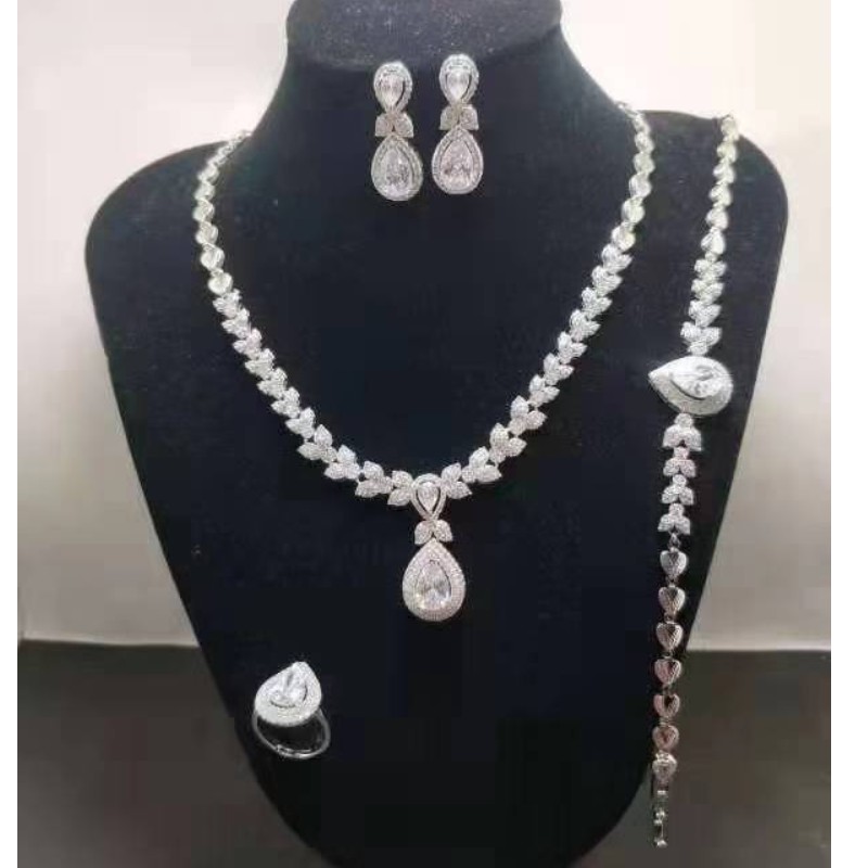 Set di gioielli da sposa per spose Gioielli di nozze indiani regali di nozze Zirconi in argento sterling 925 da donna