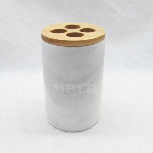 Set accessori bagno in marmo bianco con parti in legno