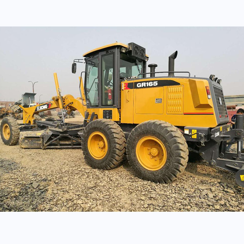 Livellatrice XCMG Gr165 con scarificatore e lama