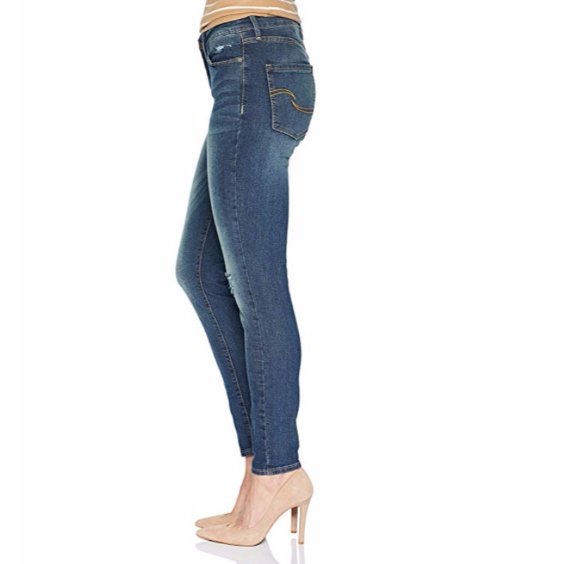 Jeans skinny moderni da donna con etichetta oro