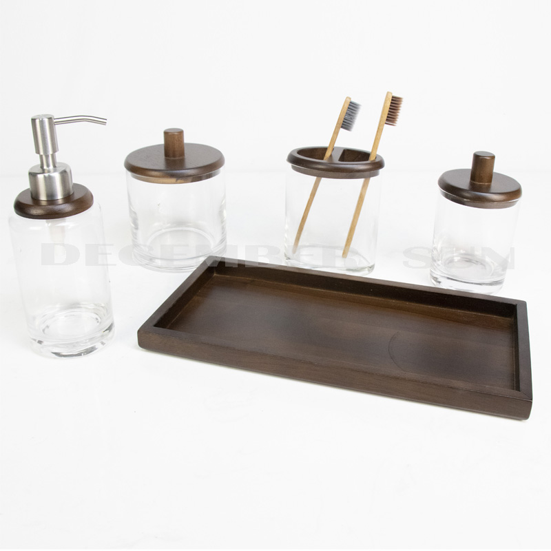 Set da bagno in vetro trasparente con parti in legno