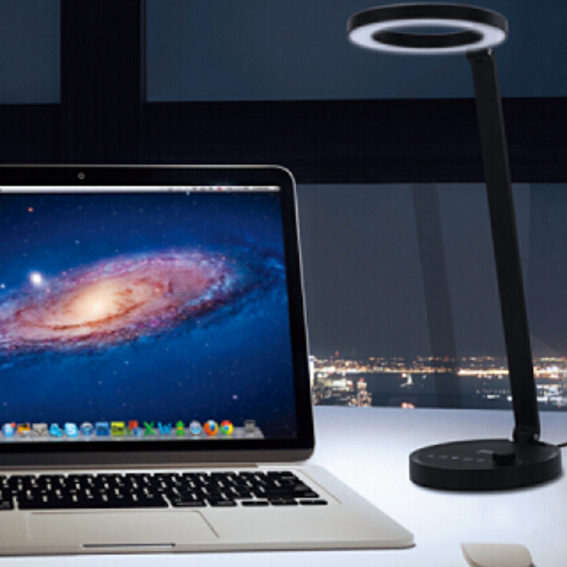 Lampada da scrivania a led con controllo tattile scorciatoia da fabbrica China 688s