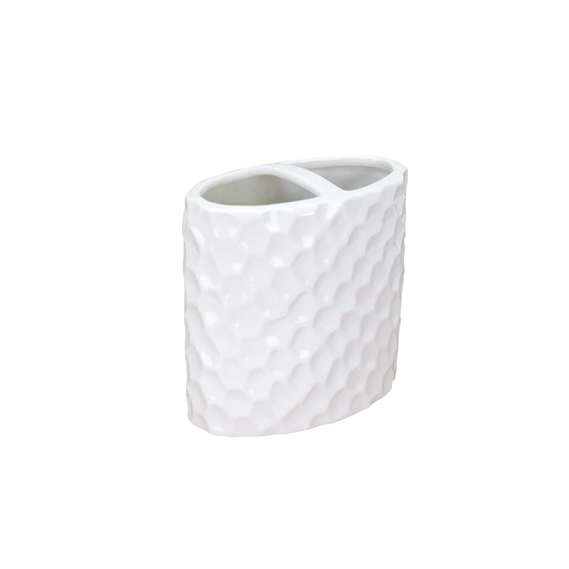 Set di accessori per il bagno in ceramica bianca con taglio frontale