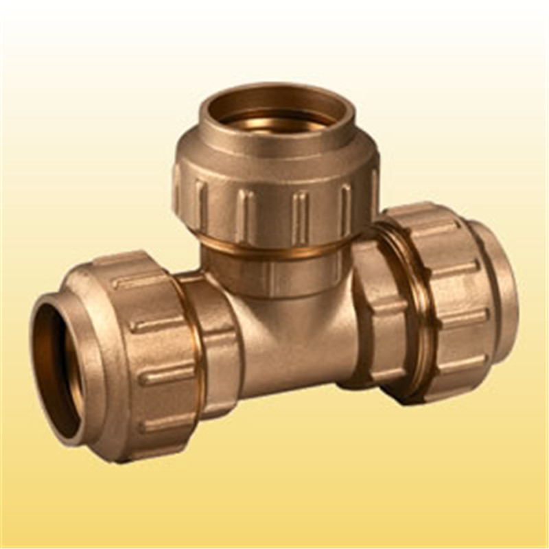 Raccordo a compressione PE in ottone