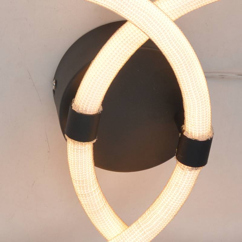 Lampada a soffitto LED con tubo acrilico a doppia C