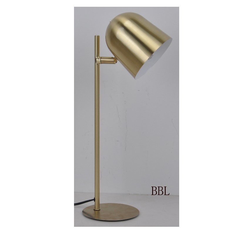 Lampada da tavolo con paralume girevole in metallo