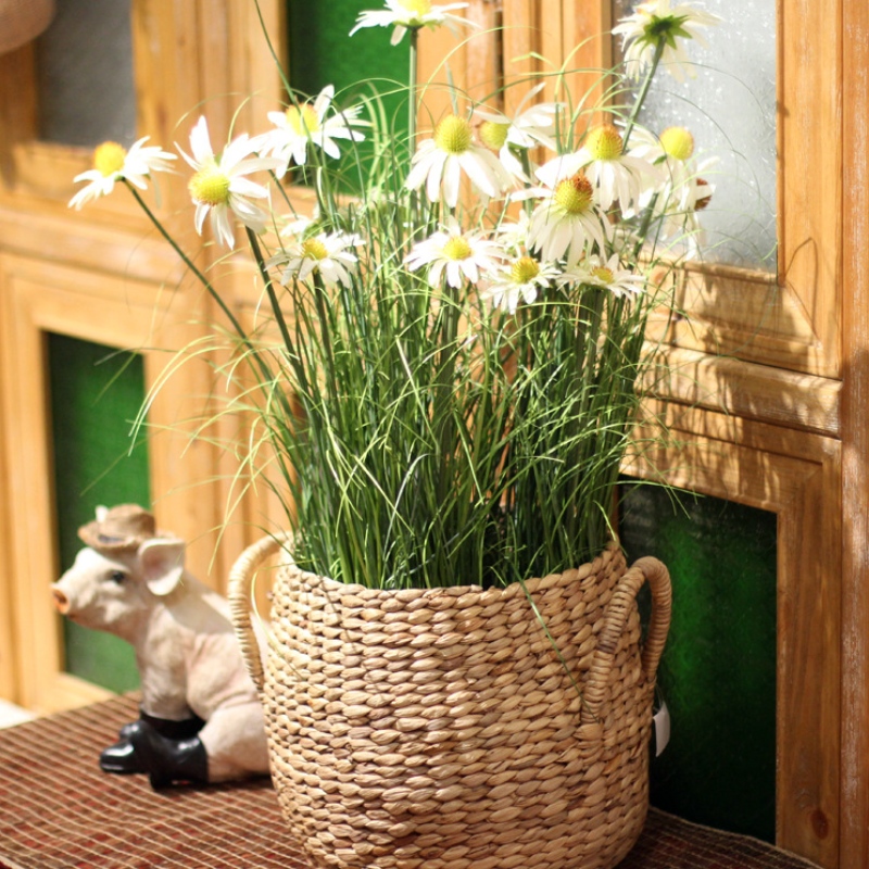 Cestino portaoggetti intrecciato in paglia