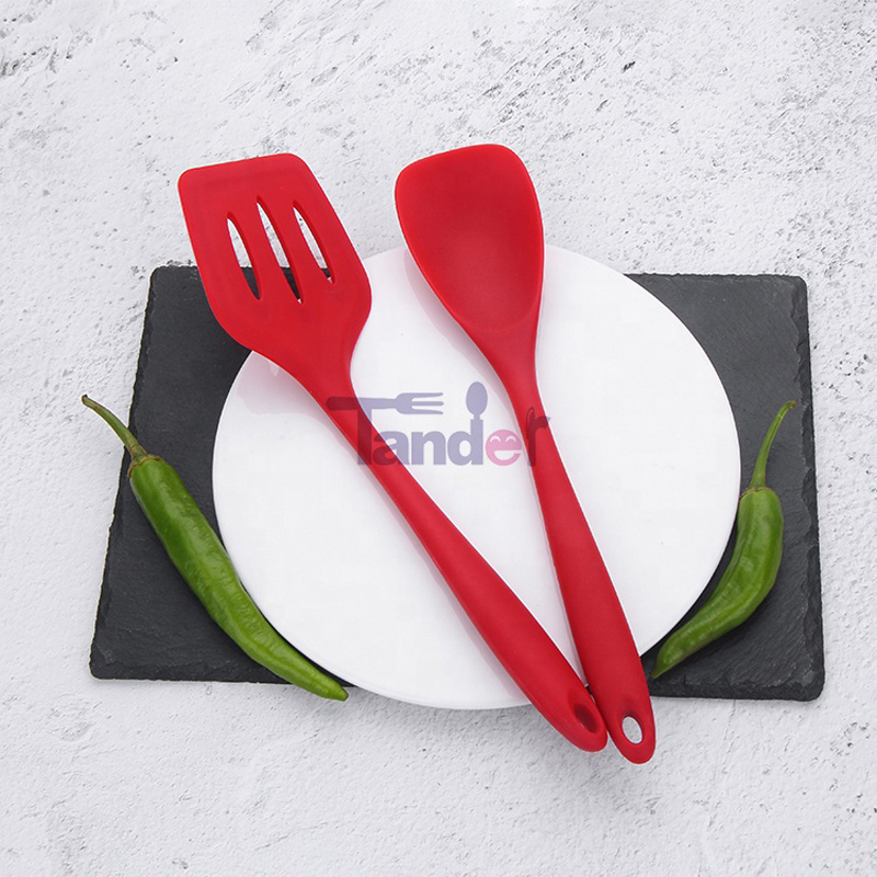 Set di strumenti di cottura facile da pulire rosso nero all'ingrosso 10 pezzi Set utensili da cucina in silicone