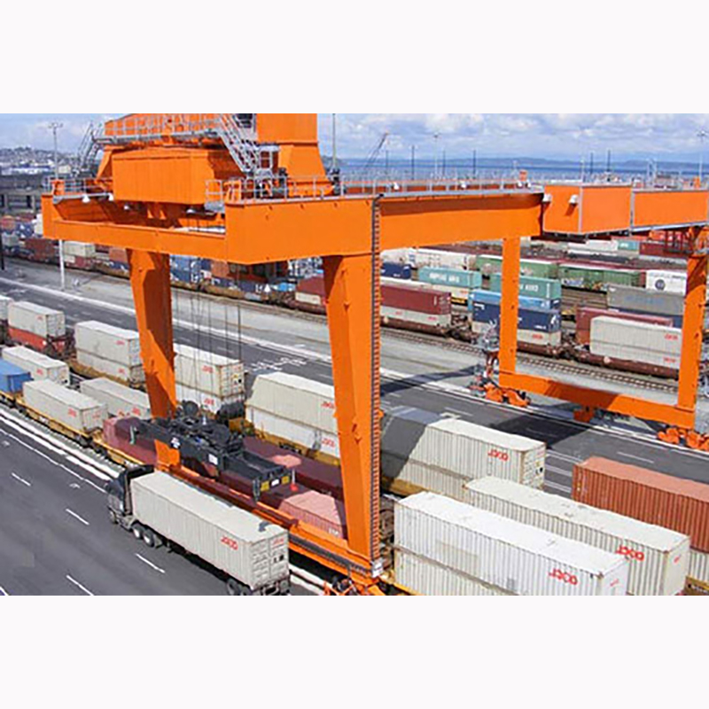 Gru a cavalletto per container su rotaia