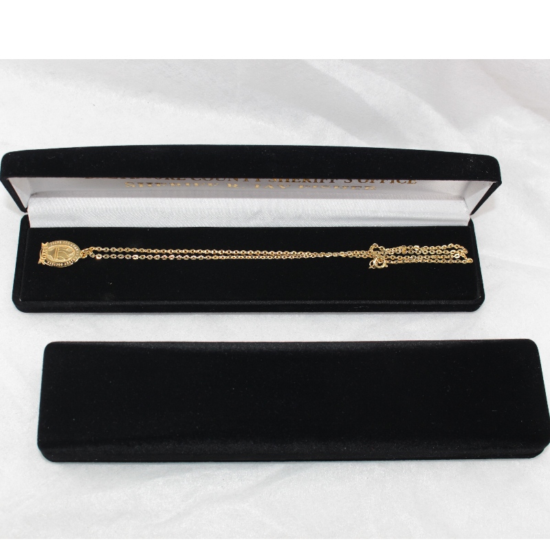 Scatola di velluto nero all'ingrosso personalizzata D-11 per badge e collana