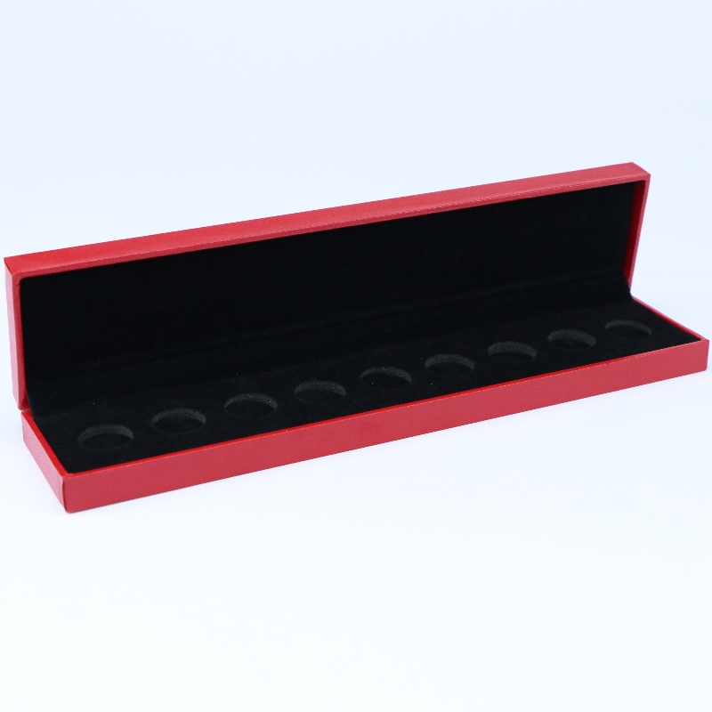 Articolo V-11 scatola rettangolare in similpelle per monete 210 * 35mm, badge & collana, ecc. Mm. 240 * 52 * 30, pesi circa 130 g