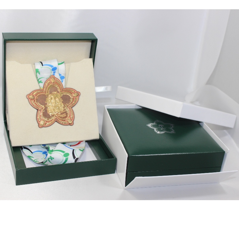 Articolo V-22 scatola quadrata in similpelle per moneta 90 * 90mm, badge, medaglia ecc. Mm.128 * 128 * 50, pesi circa 191g