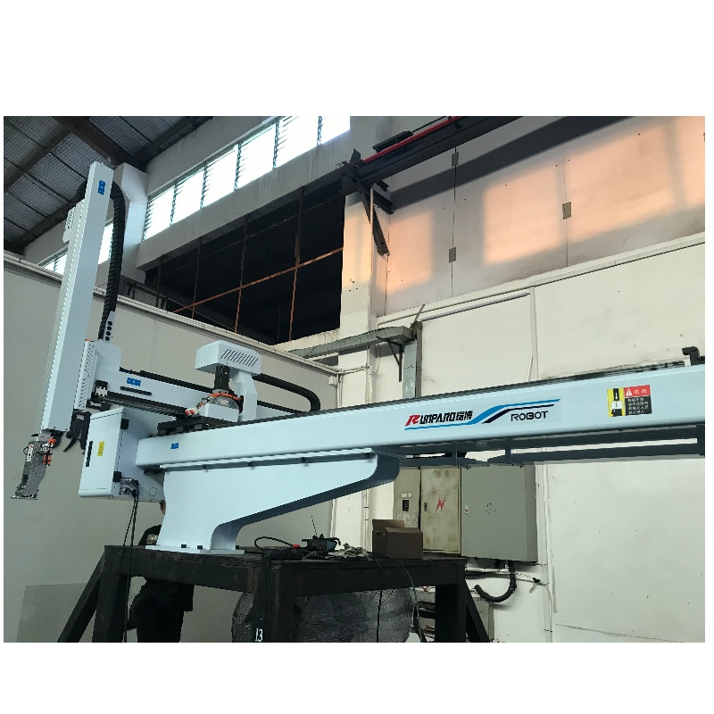 Servomotore Tauro a tre assi, modello high-end, alta velocità, alta funzione, sistema di controllo con robot industriale CNC