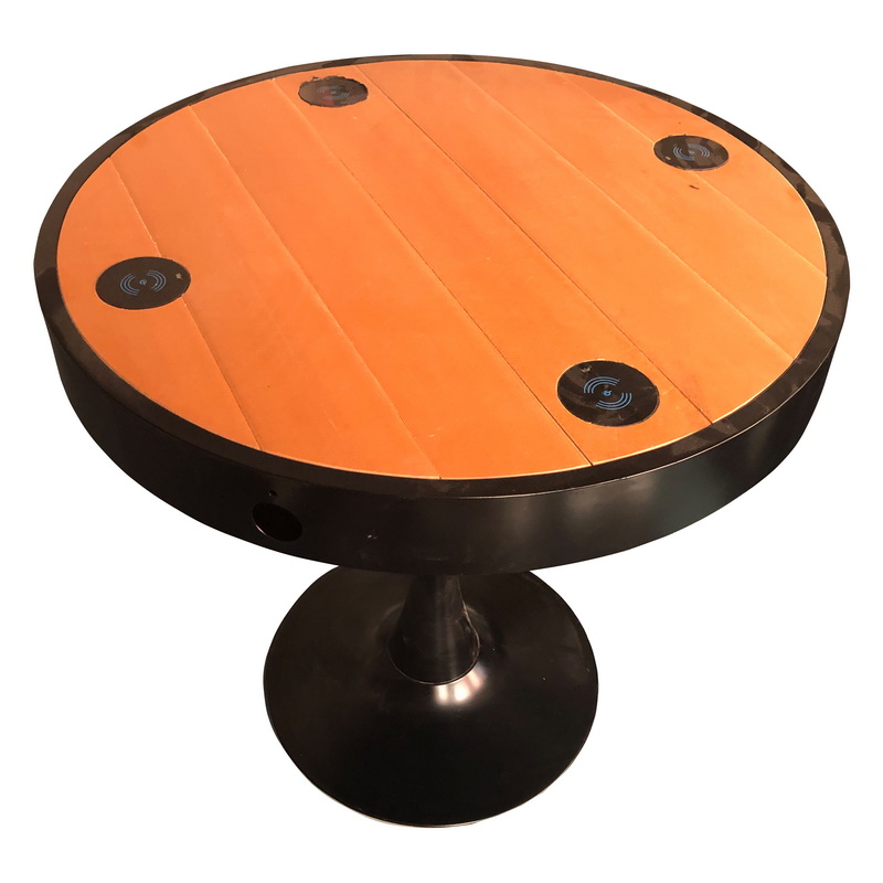 Tavolo Smart Wifi in legno color acciaio con caricatore USB
