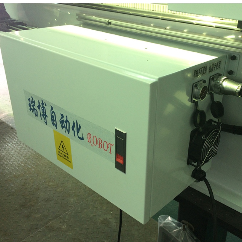 China Low Price Robotic Arm Manipolatore con Servo Motor for Iniction Mold Machine