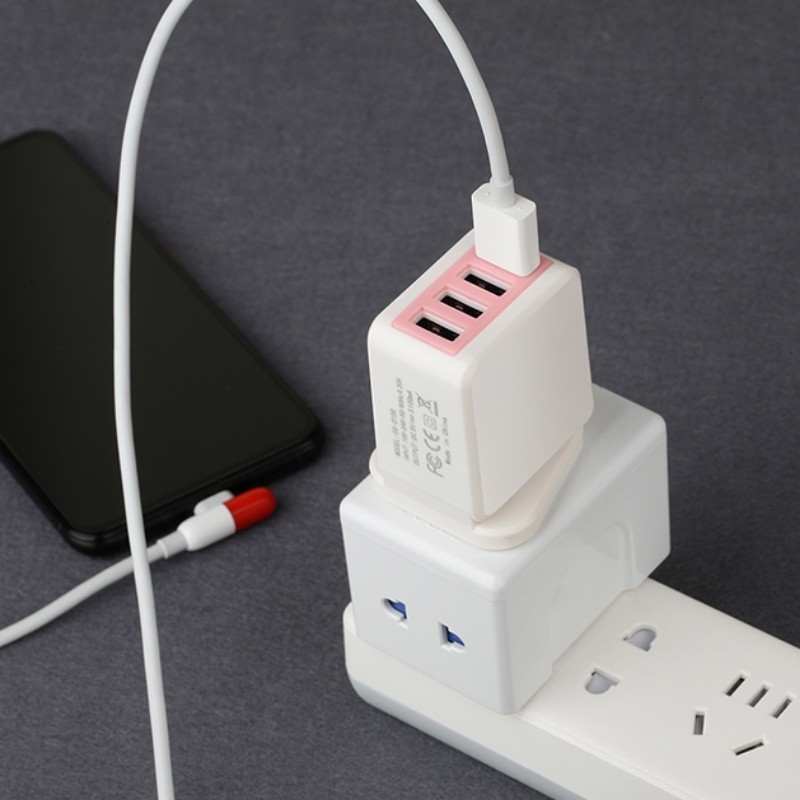 EU/US/UK Plug 2.1A 4 Port USB Charger AC Travel Charter Adapter caricabatterie portatile 18W 3.0 a ricarica rapida