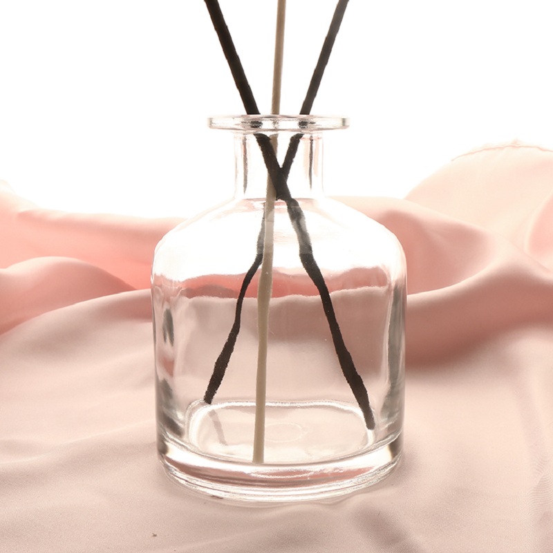 Bottiglia di vetro con diffusore a bastoncini di alta qualità in rattan