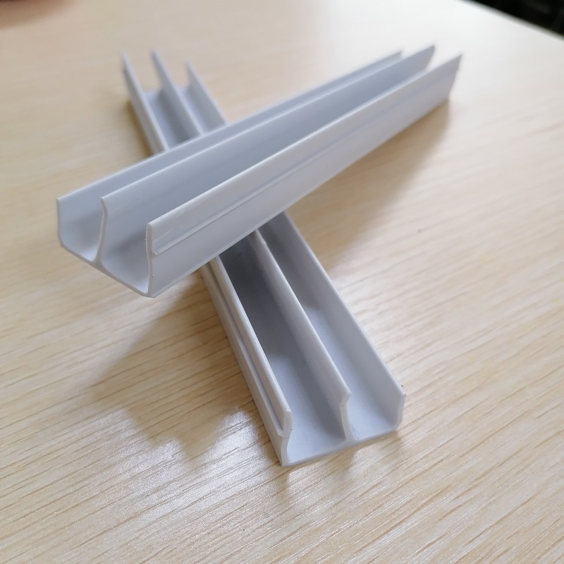 Produttore di canali in PVC con profilo a forma di E in PVC in Cina