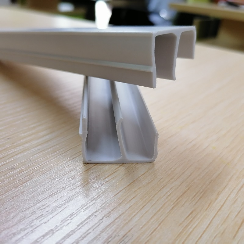 Produttore di canali in PVC con profilo a forma di E in PVC in Cina