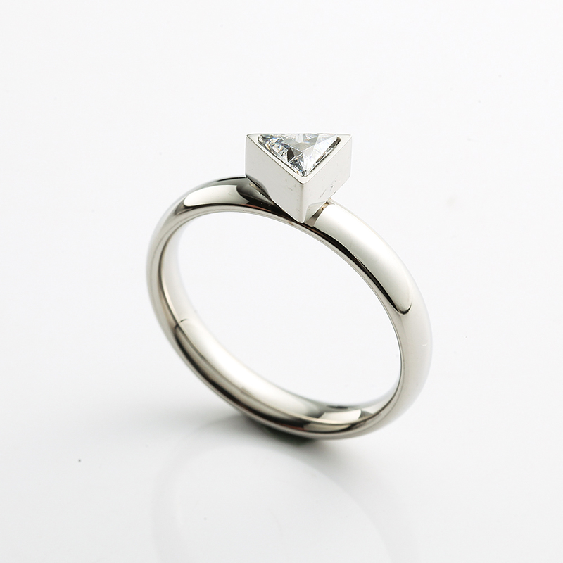 Anello da donna in acciaio inossidabile Anello in oro \/ oro rosa \/ argento Anello con pietra CZ