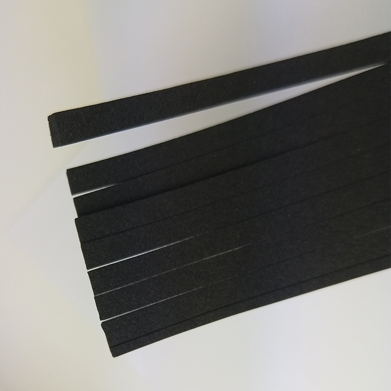 La fabbrica fornisce schiuma EPDM nera, schiuma adesiva ignifuga, schiuma antiurto e sigillante può essere fustellata