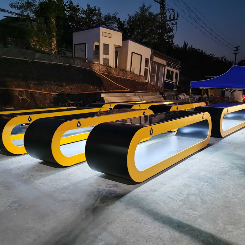 Muliti Funzione Wireless Charging LED Strip Luce Materiale di alta qualità Solar Smart Bench