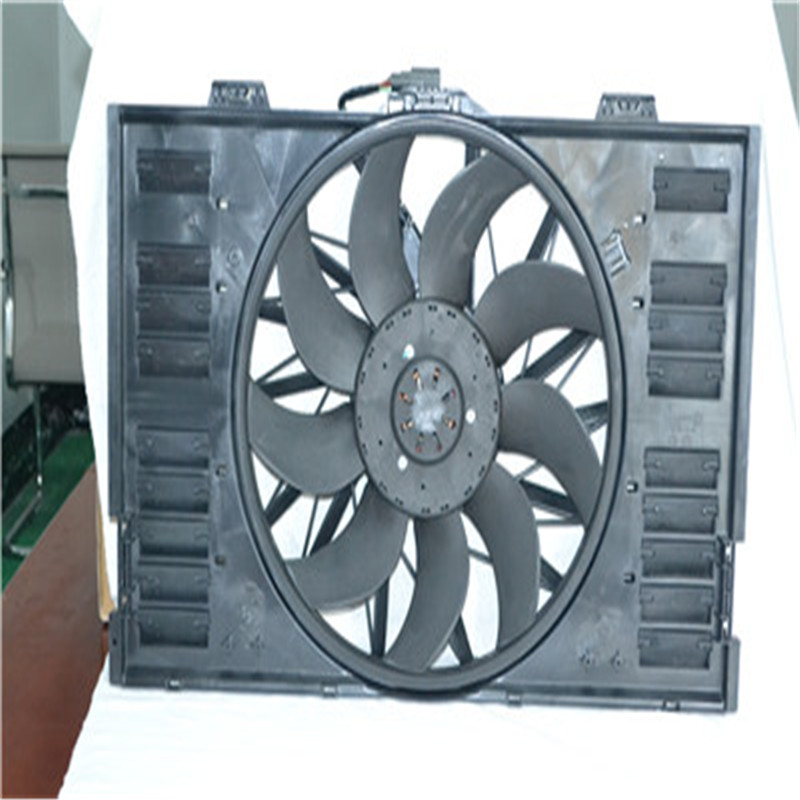 Ventola di raffreddamento del radiatore elettrico 97010606106 per Porsche Panamera