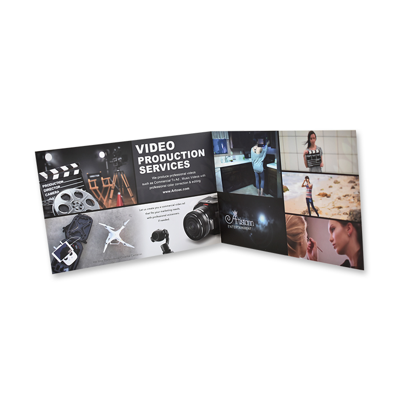 Centra il volantino pieghevole