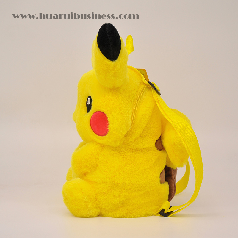 Lo zaino di peluche Pikachu