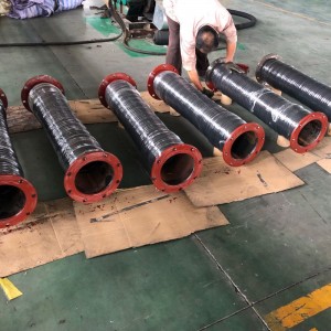 Tubo di scarico flessibile per il serbatoio