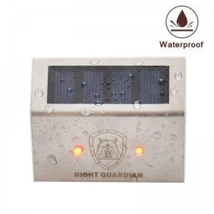 Solar Powered eye red pro LED wolve Predator deterrent Light