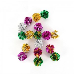 Ball della latta del gatto