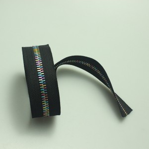 Zipper in ottone in metallo con vari stili e dimensioni, accessori in metallo