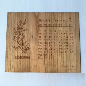 Calendario in legno