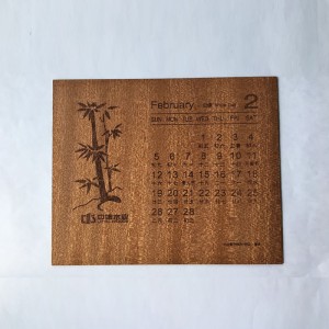 Calendario in legno
