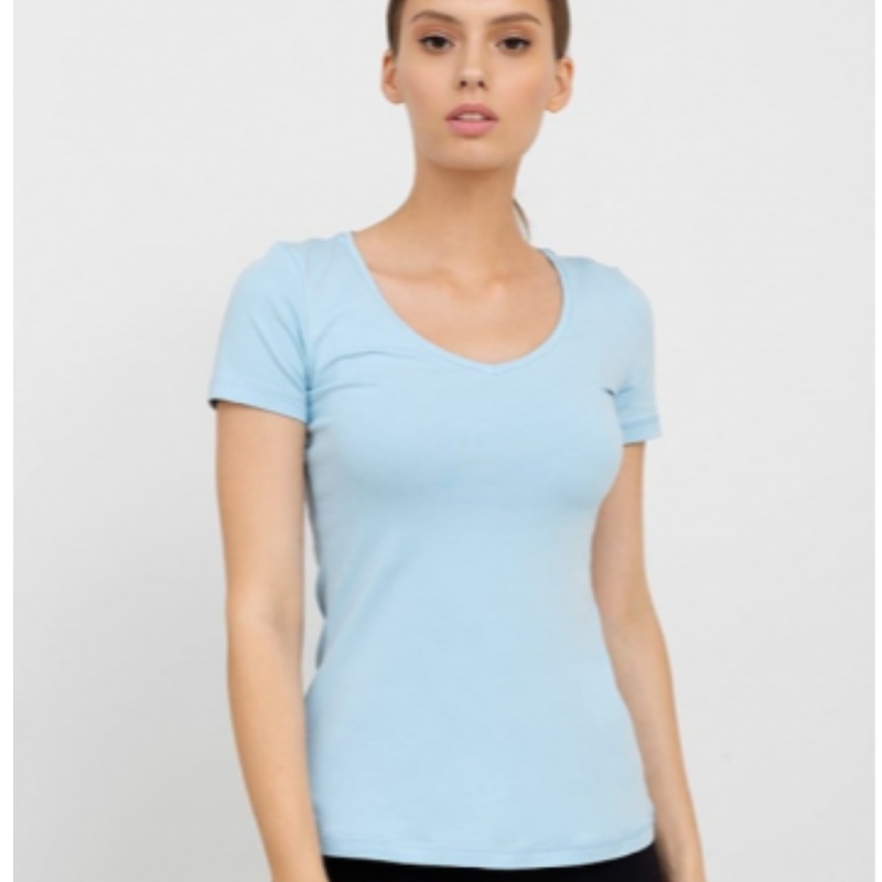 T-shirt slim fit in blu chiaro