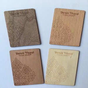 Carta della stanza di legno