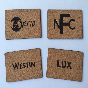 Carta della stanza di legno