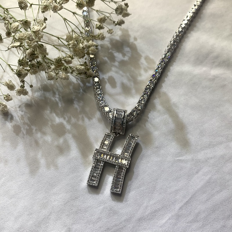 Collana con ciondolo in metallo creativo lady lady