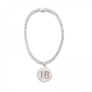 Ciondolo diamante inciso a lettera rotonda alla moda con catena