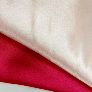 riciclare la moda in poliestere