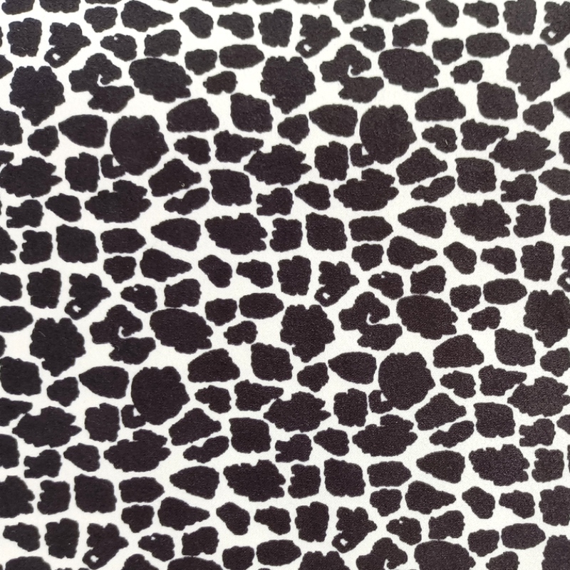 Riciclare la stampa leopardo in poliestere