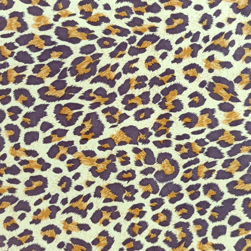 Riciclare la stampa leopardo in poliestere